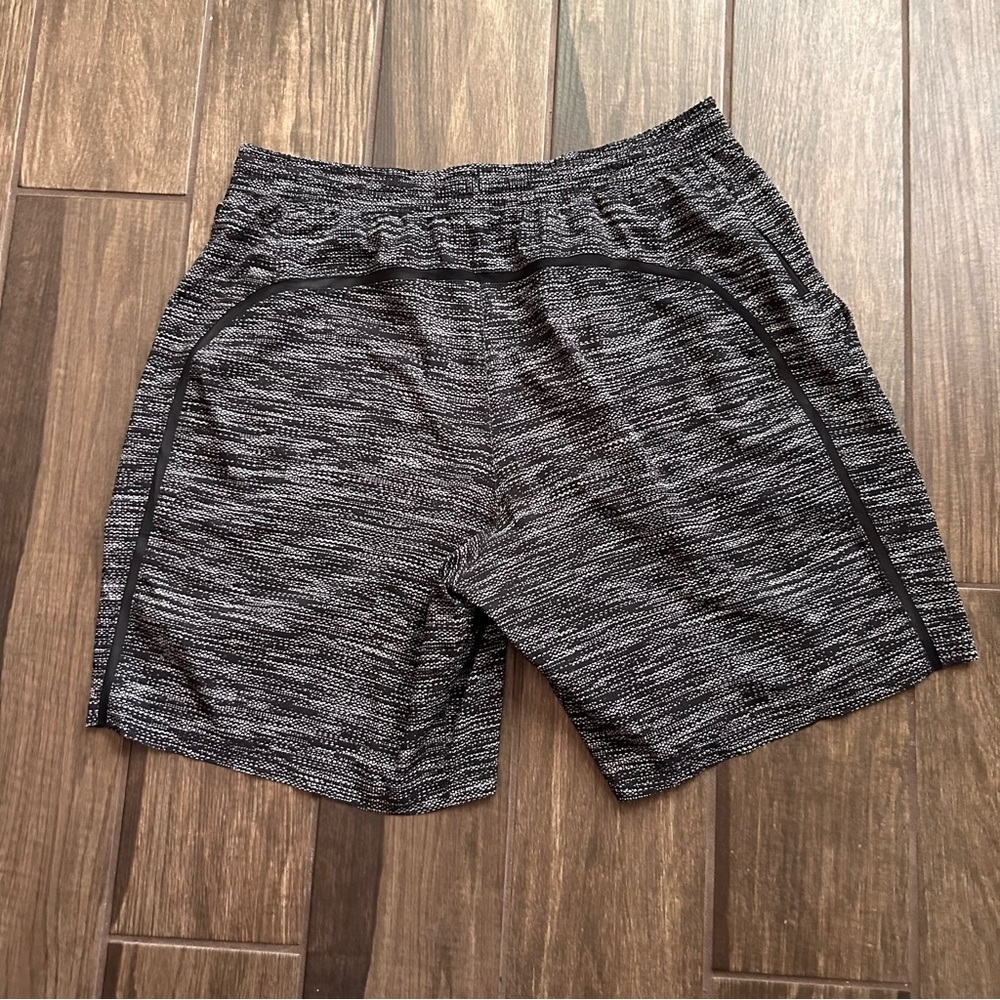 Lululemon Mens Pace Breaker Linerless 7” Shorts All Court Texture White Black XL - Picture 5 of 7